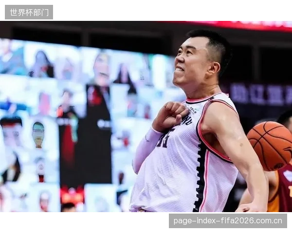 韩德君退役后，辽宁内线进入换代期，年轻球员将面临巨大考验。